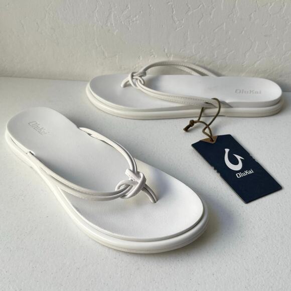 Olukai Aka Flip Flop Sandals Comfort Summer Beach Resortwear White Size 9 NWT - Picture 1 of 11